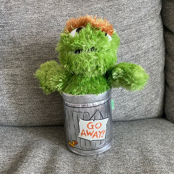 Sesame Street Oscar The Grouch Plush - Picture 3 of 8